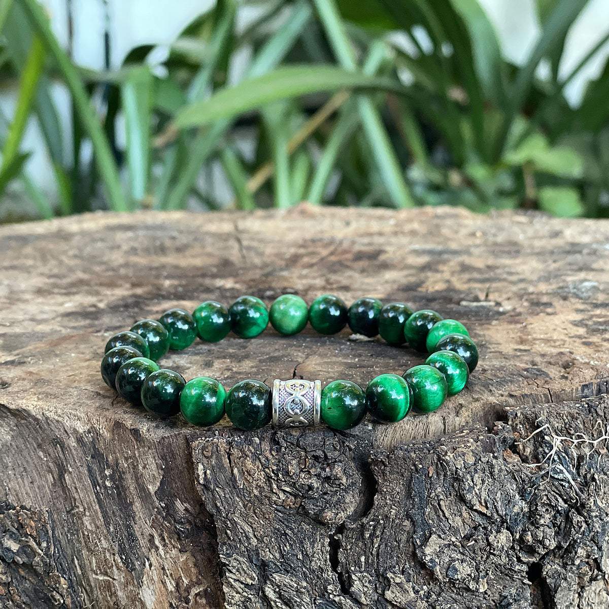 The Abundance Bracelet - Green Tigers Eye - This is a powerful stone that can help you to release anxiety and nervousness and assists in harmony and equilibrium. It is a powerful motivator and one of the best stones for financial success.