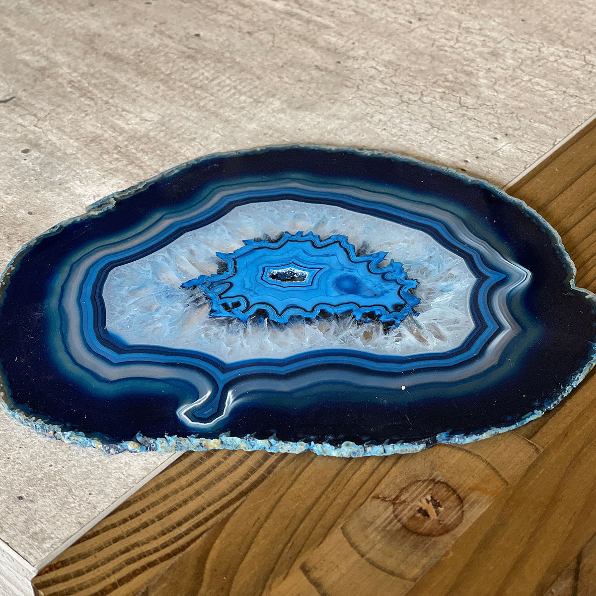 Agate Slice - Blue - Size 7 (16.5cm x 13cm)